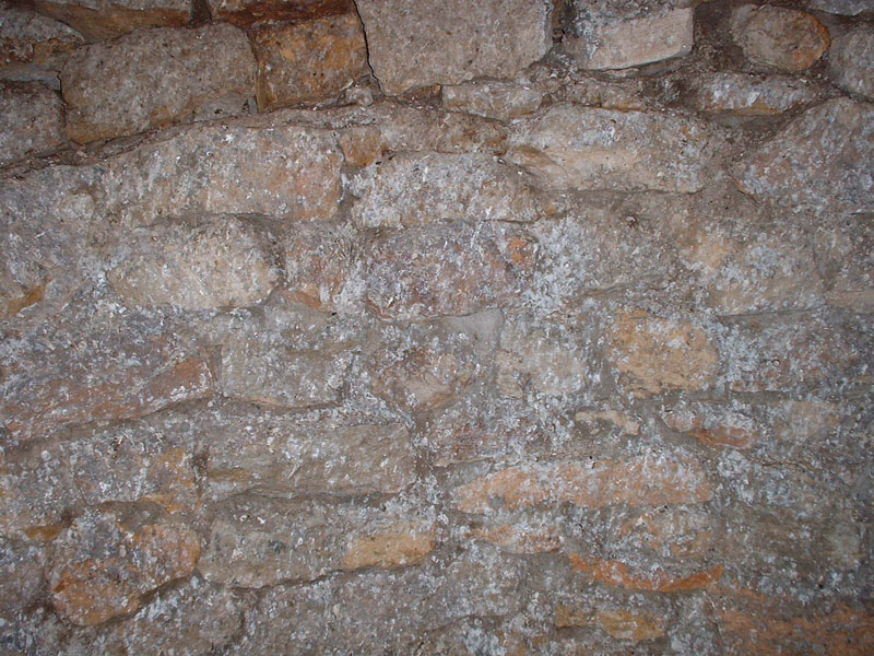 Bat Guano on the walls if the cave entrance.jpg 193.9K